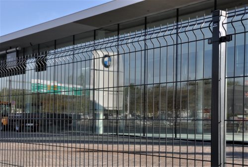 Amplio uso de las vallas paneladas